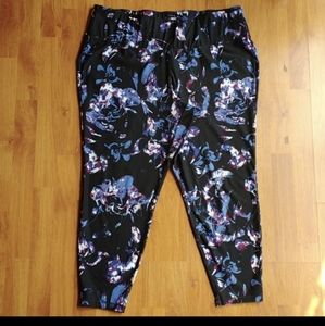 Lane Bryant Livi Active Capri Legging 22/24